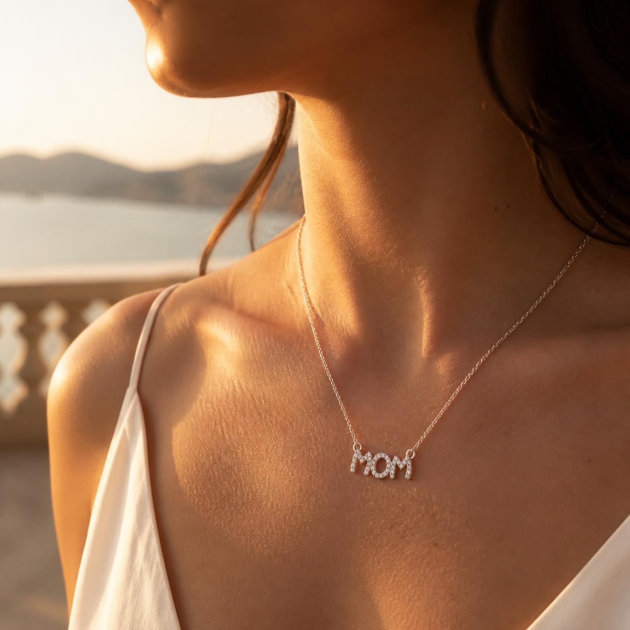 MOM – Diamond Necklace