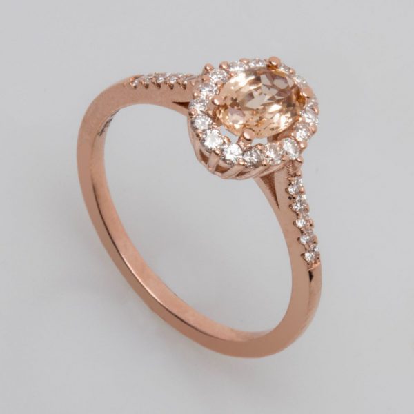 טבעת אירוסין משובצת יהלומים זהב אדום דגם ג'ניפר דאבל היילו
